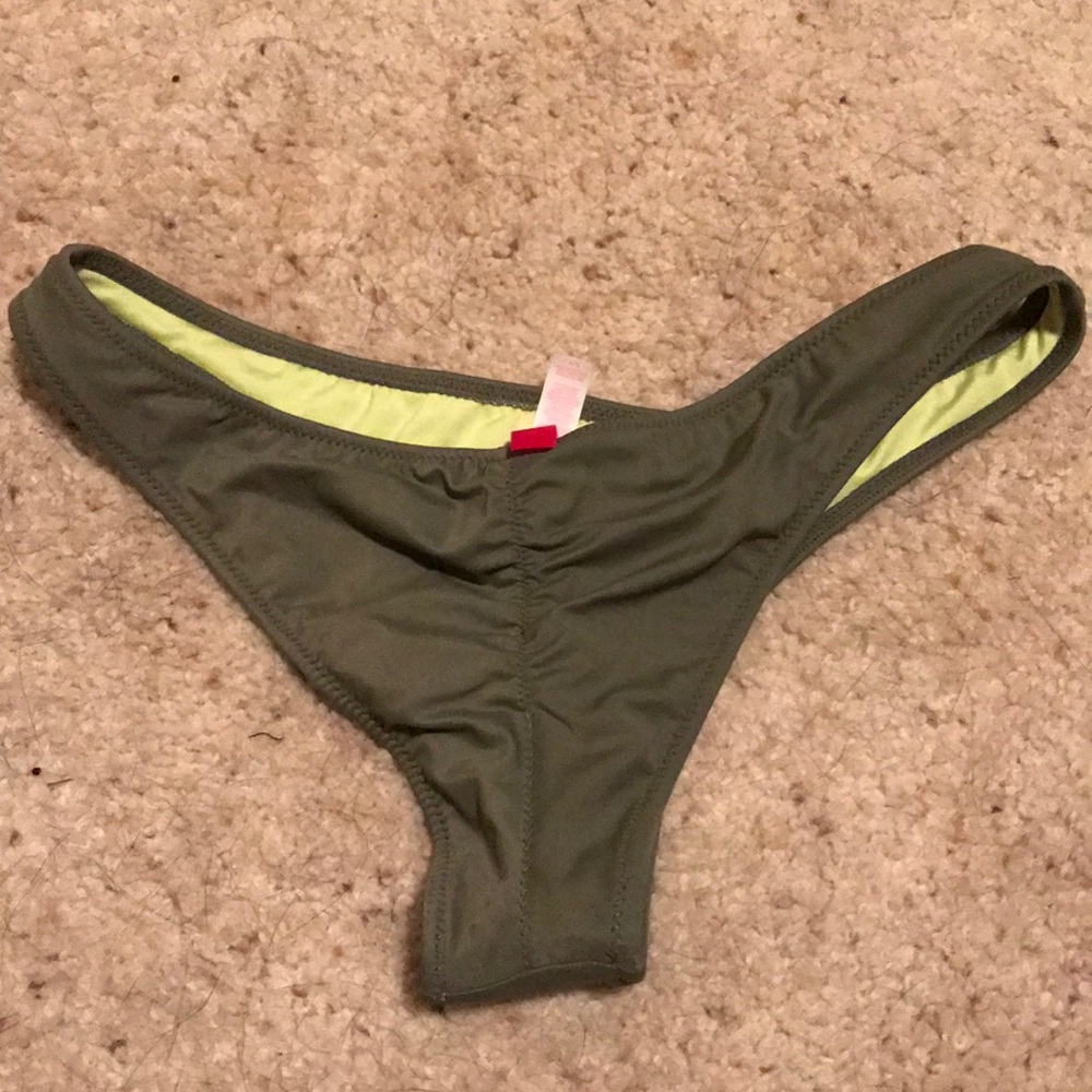 Bikini bottoms